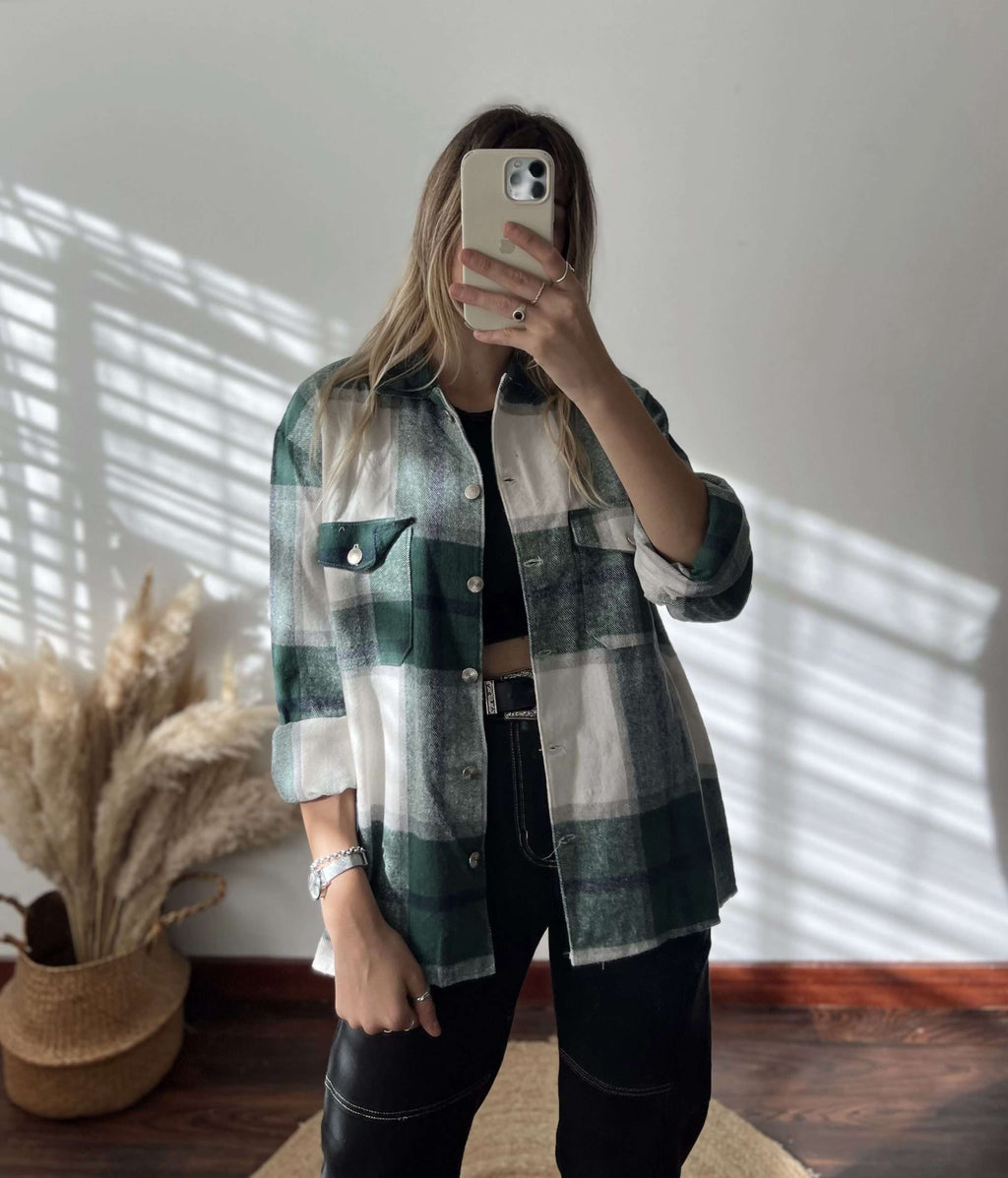 Sobrecamisa Montserrat Verde – Falla Mínima – Sin Cambio